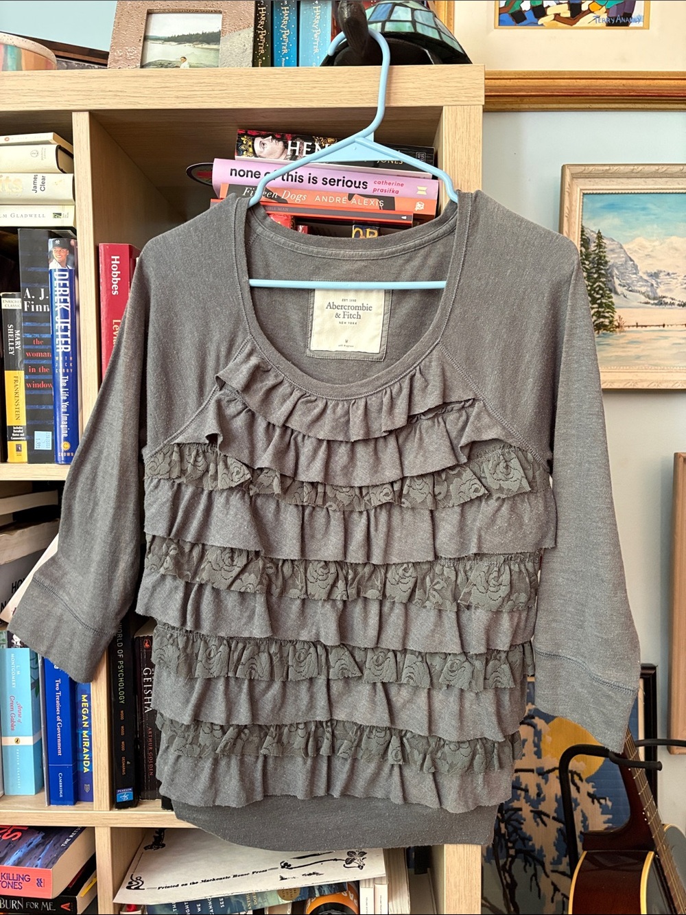 Iconic Y2K vintage Abercrombie & Fitch Gray Ruffle Front Knit Top
